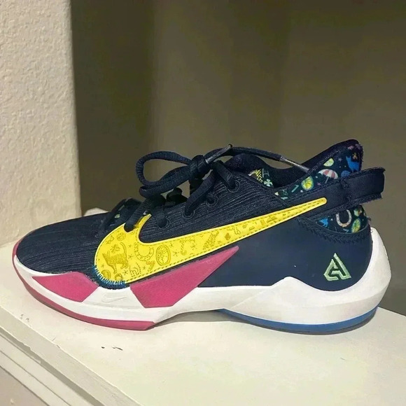 Nike Zoom Freak 2 Giannis Superstitious CT4592-400 Youth Size 5.5Y - Picture 4 of 9